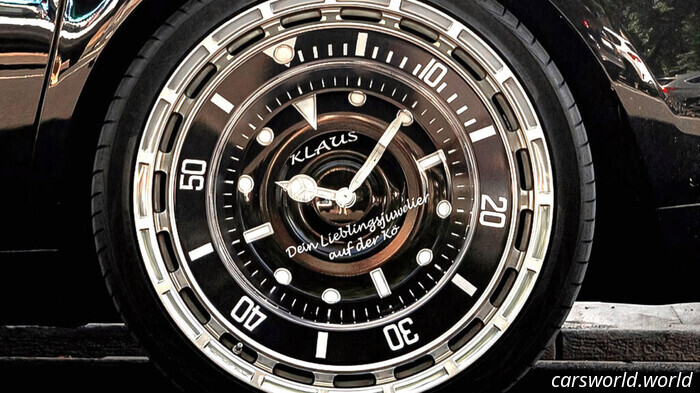 La Rolls-Royce va su ruote Rolex perché la moderazione è per i poveri | Carscoops